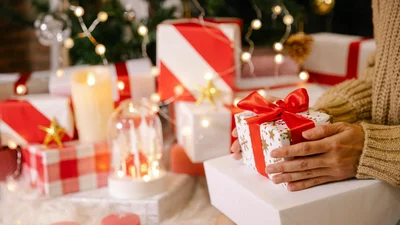 Новый год 2026: прикольные поздравления и клевые картинки, которые подарят улыбку