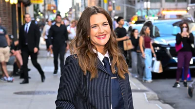 Дрю Бэрримор показала лицо без макияжа: как выглядит актриса в 50 лет