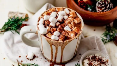 Гарячий шоколад з маршмелоу: все, що тобі потрібно, коли температура падає