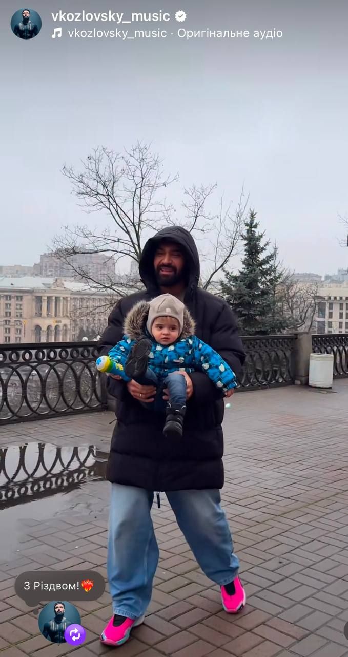 Віталій Козловський із сином на Різдво гуляє По Києву - 808474 Віталій Козловський із сином на Різдво гуляє По Києву - фото 808474
