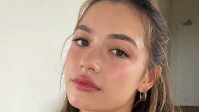 Ліп-комбо нового сезону: 90-ті повертаються разом із зацілованими губами