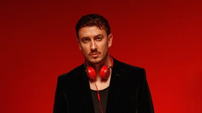 Ivan NAVI запрем’єрив трек "Пʼяний чоловік" - новий кліп про підсумки року та справжні емоції