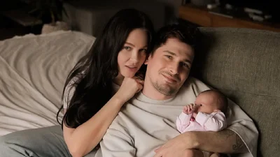 "Олексіївні 1 рік": POSITIFF та Юлія Сахневич показали зворушливі кадри сімейної фотосесії