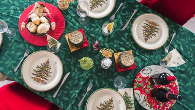 Як правильно сервірувати стіл для зустрічі року Вогняного Коня