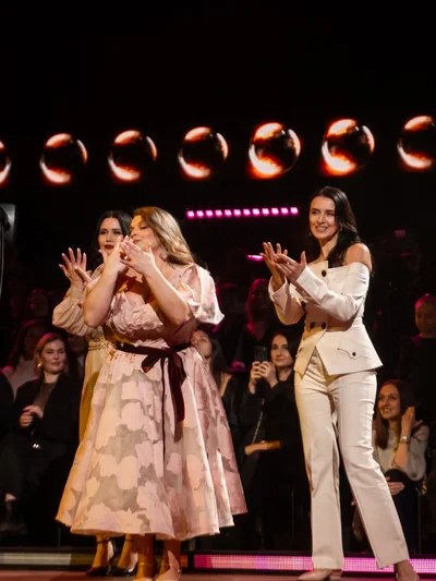 Нелю підтримували її бестіс зі Сніданку з 1+1 - фото 809310