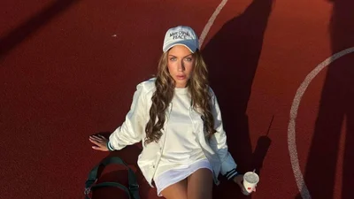 Больная Леся Никитюк показалась с папой, на которого очень похожа: "Сдала 9 шприцев крови"