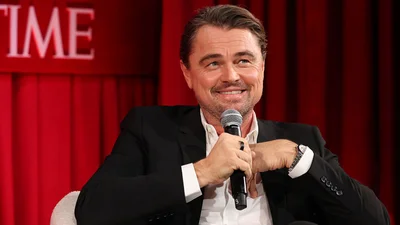 Леонардо Ді Капріо застукали за ніжними цілунками з набагато молодшою моделлю