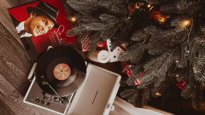 Привітання з Новим роком 2026 та яскраві новорічні картинки - ідеально для тих, кого любиш