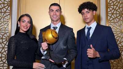 Сімейна ідилія в піжамах: наречена Роналду показала новорічну вечірку з п'ятьма дітьми