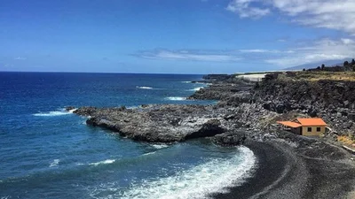 Мінімум туристів, чорний пісок та тепле сонечко: секретний курорт на Канарах