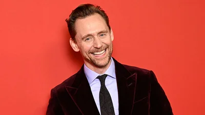 Зірка "Локі" Том Гіддлстон вдруге став батьком: мама – теж зірка Marvel