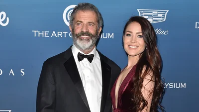 Мел Гибсон разошелся с младшей возлюбленной после девяти лет вместе: официальная причина расставания