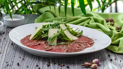 Елегантне карпачо з яловичини на Новий рік: готуй вдома швидко й просто