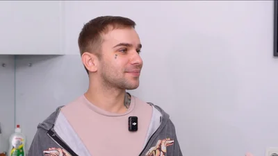 Блогер-медик Ен признался, сколько зарабатывает на скорой и можно ли ему снимать рилсы в спецформе