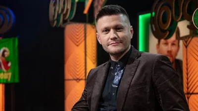 Валік Міхієнко з "Левів на джипі" повідомив про заручини: щасливі фото пари