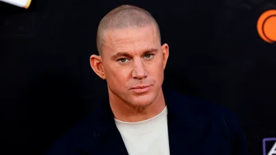 "Она родилась, когда вышел "Шаг вперед": Ченнинга Татума захейтили за поцелуи с вдвое младшей моделью