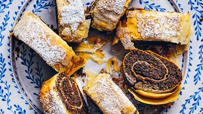 Без тіста: лінивий маковий штрудель з лаваша, який виходить завжди