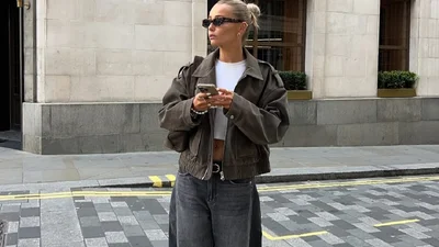 Ці 5 пар джинсів стануть найпопулярнішими у 2026 році за версією Андре Тана