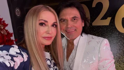 Ольга Сумська активно відпочиває в горах із чоловіком та донькою - фото щасливої родини