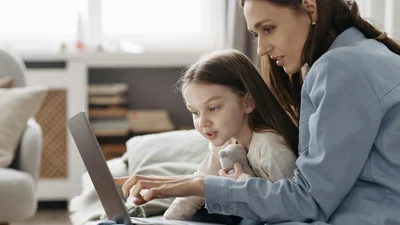 "Обчисли ланцюжком по колу": чому користувачі мережі "накинулись" на маму другокласниці