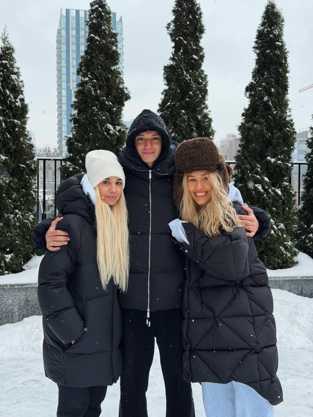 Вова з Дашею та мамою - 814565 Вова з Дашею та мамою - фото 814565