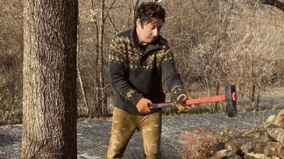 "Третьи сутки без света": Pianoboy показал, как спасает свои инструменты от холода