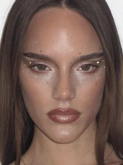 Три модні варіанти макіяжу губ, які будуть актуальні взимку 2026 - фото 814712