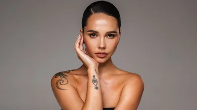 Спортивний глем: Татарінцева в грайливих трусиках і перлах похизувалася ідеальними сідницями