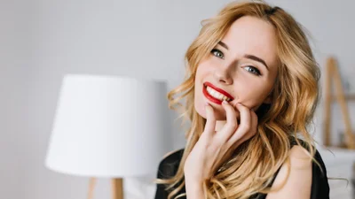 Самые привлекательные женщины по гороскопу - от харизмы до магнетизма