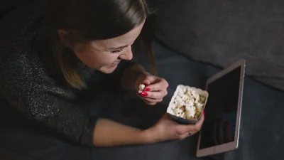 Кино под блэкаут: 5 коротких и интересных фильмов, которые идеально смотреть на телефоне