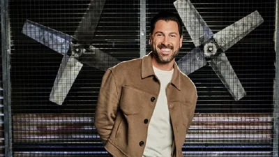 Відпочинок 18+: перший холостяк Чмерковський перед своїм 46-річчям оприлюднив гарячі фото з дружиною в бікіні