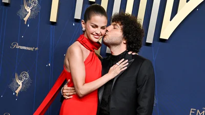 Селена Гомес показала себе на рідкісному фото без макіяжу після низки гламурних заходів