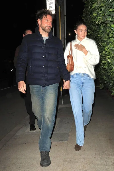 Бредлі Купер з Джіджі Хадід - фото 817435