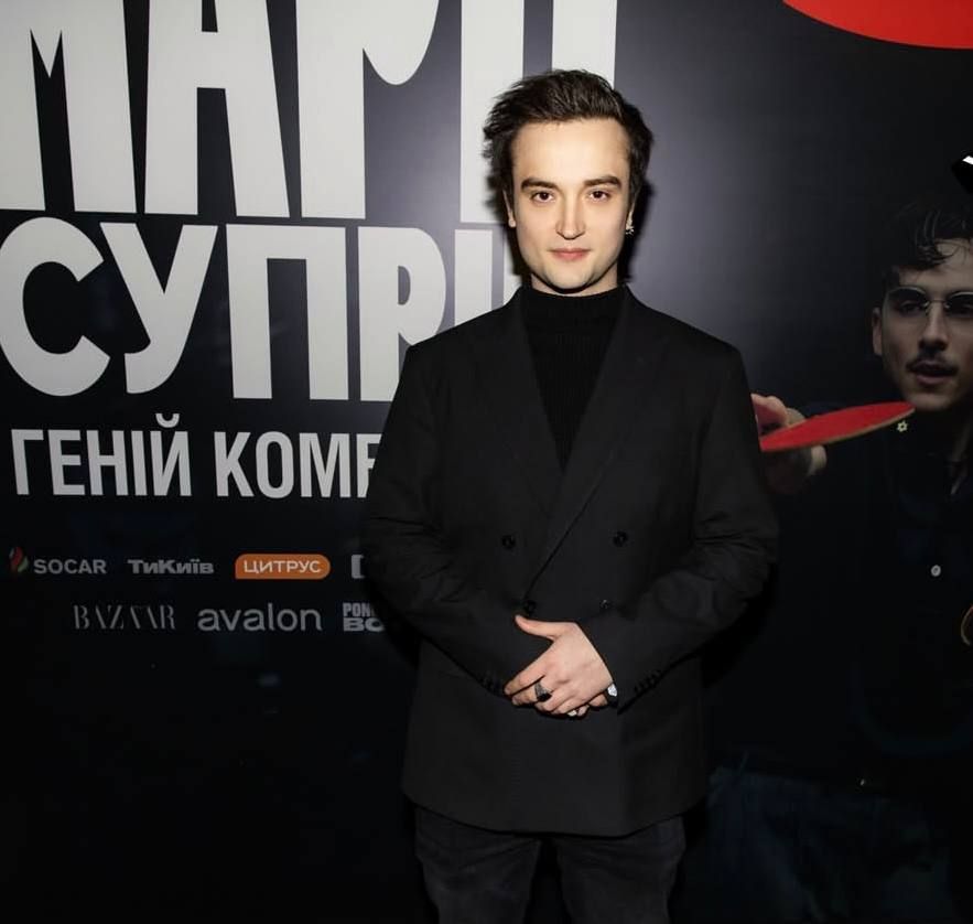 Син Наталії Сумської В'ячеслав Хостікоєв озвучив Тімоті Шаламе в Марті Супрім, Геній комбінацій - 817469 Син Наталії Сумської В'ячеслав Хостікоєв озвучив Тімоті Шаламе в Марті Супрім, Геній комбінацій - фото 817469