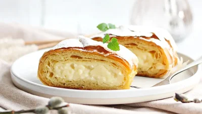 Подруги попросят рецепт: быстрый штрудель с ванильным кремом