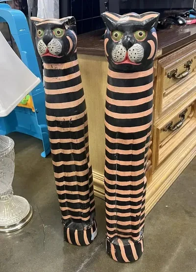 Секондхенд-знахідки, які настільки дивні, що їх хочеться розглядати годинами - фото 818051