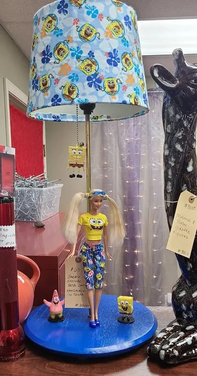 Секондхенд-знахідки, які настільки дивні, що їх хочеться розглядати годинами - фото 818052