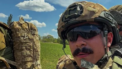 Син ведучого Костянтина Грубича після важкого поранення показався з механічним протезом з гаком: "Не лякайтесь"