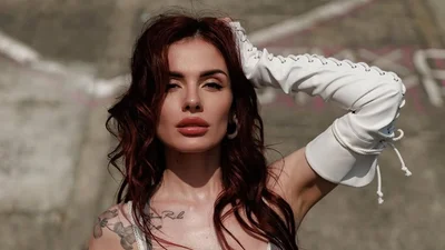 MamaRika представила себя "непристойной женщиной" в новой фотсессии и круто поддержала Елену Тополю