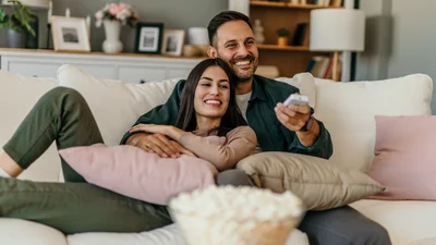 Фільм, який перевернув звичний всесвіт: "Хижак: Дикі землі" вийшов на SWEET.TV