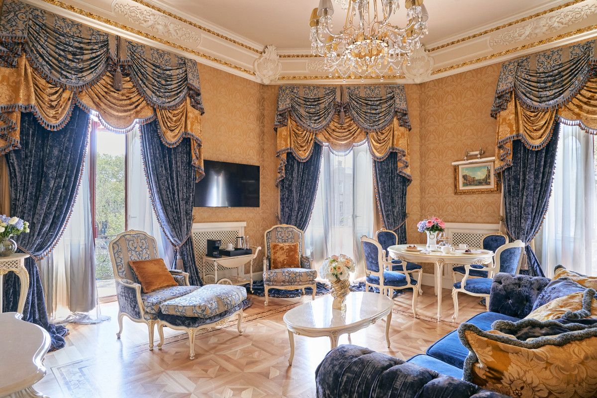 Почувствуй Одессу по-настоящему: почему Bristol Hotel 5* - идеальное место для романтики на День влюбленных - фото 819884