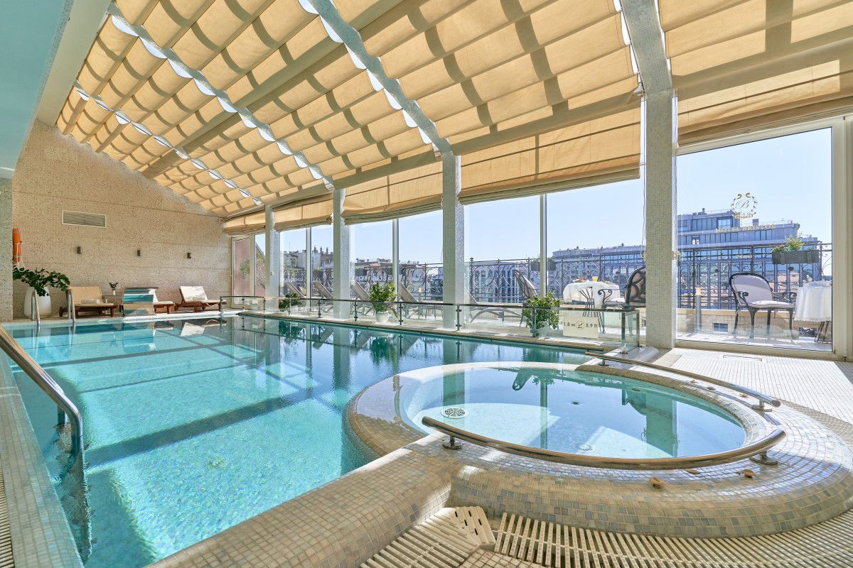 Почувствуй Одессу по-настоящему: почему Bristol Hotel 5* - идеальное место для романтики на День влюбленных - фото 819899