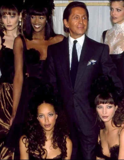 Триб'ют для доброго друга: Наомі Кемпбелл показала фото, де вона у різні роки сяє у Valentino - фото 820599