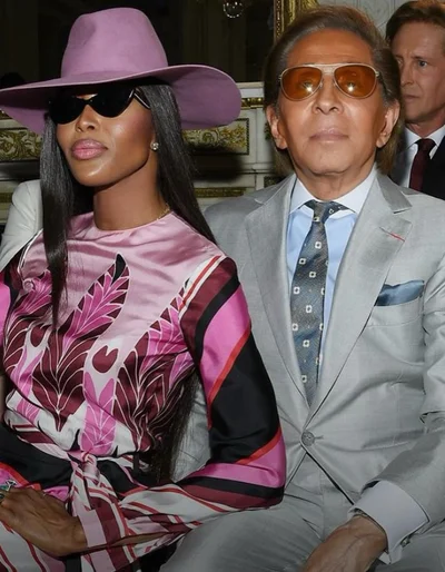 Триб'ют для доброго друга: Наомі Кемпбелл показала фото, де вона у різні роки сяє у Valentino - фото 820609