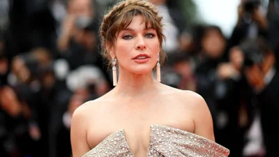 Мила Йовович спела на украинском: сеть вспомнила легендарное выступление актрисы