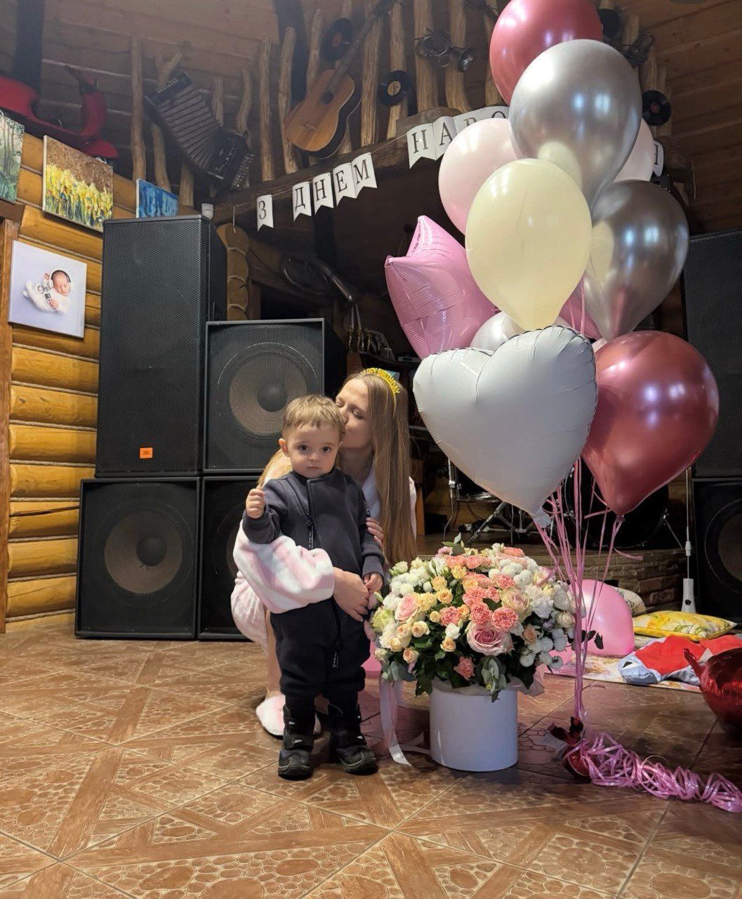 Жена Виталия Козловского в халате и тапочках показала, как отпраздновала свое 38-летие – 'домашние' фото - 821555 Жена Виталия Козловского в халате и тапочках показала, как отпраздновала свое 38-летие – 'домашние' фото - фото 821555