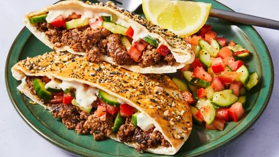 Как ленивые пирожки: приготовь питы с рубленым мясом