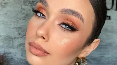 Тіні для блакитних очей: 3 відтінки, які найкраще підкреслять колір погляду