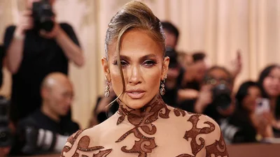 Дженніфер Лопес показалася без макіяжу: як насправді виглядає 56-річна зірка