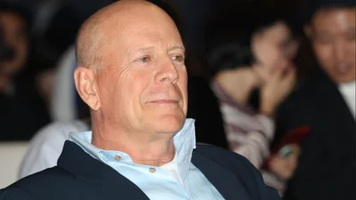 Брюс Уиллис узнает родных, но не знает о собственной болезни: в каком состоянии актер сейчас
